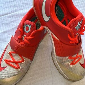 Nike KD 7 “Egg Nog”Red and White Basketball Sneakers with Aqua Accents Y6.5